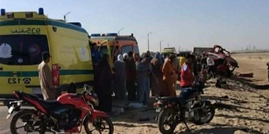 مصرع
      شخصين
      في
      انقلاب
      سيارة
      نقل
      بالمنيا