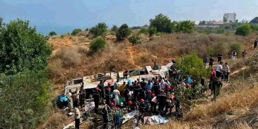   فاجعة مرورية في الجزائر.. مصرع 25 شخصا وإصابة 44 في حادث انقلاب حافلة مسافرين