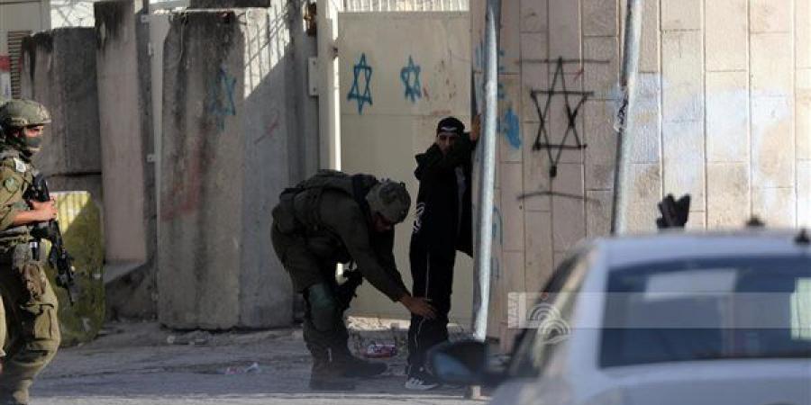 قوات
      الاحتلال
      الإسرائيلي
      تواصل
      اقتحام
      الضفة
      الغربية
      وتستهدف محيط
      مجمع
      فلسطين
      الطبي