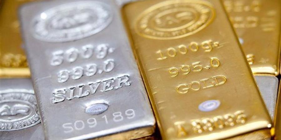 الادخار
      يغير
      خريطة
      الذهب
      والفضة
      في
      مصر..
      السبائك
      تتصدر
      والمشغولات
      تتراجع..
      المعدن
      الأبيض
      يجذب
      المستثمرين
      كبديل
      أقل
      تكلفة..
      ارتفاع
      المصنعية
      وتراجع
      القوة
      الشرائية
      يعيدان
      تشكيل
      السوق
