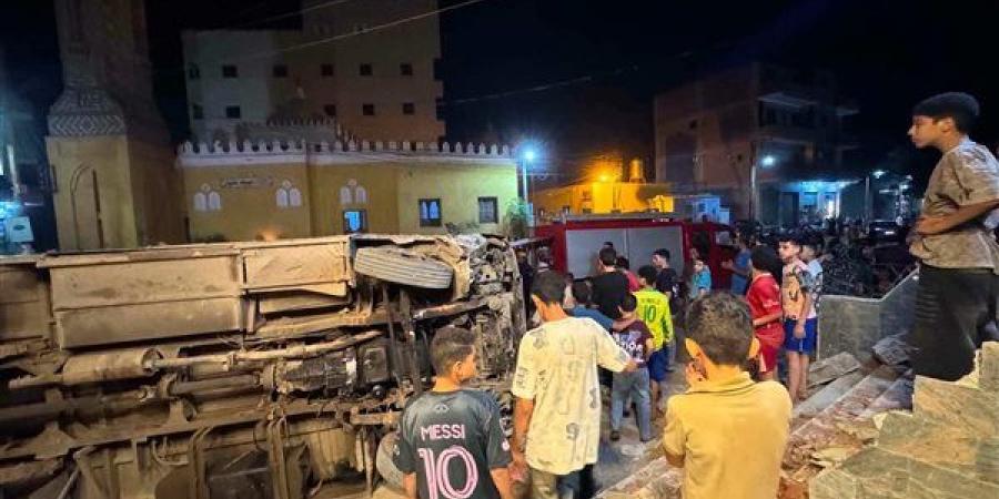 العناية
      الإلهية
      تحول
      دون
      كارثة،
      طفل
      يقود
      أتوبيسًا
      ويتسبب
      في
      انقلابه
      بالغربية
      (فيديو
      وصور)