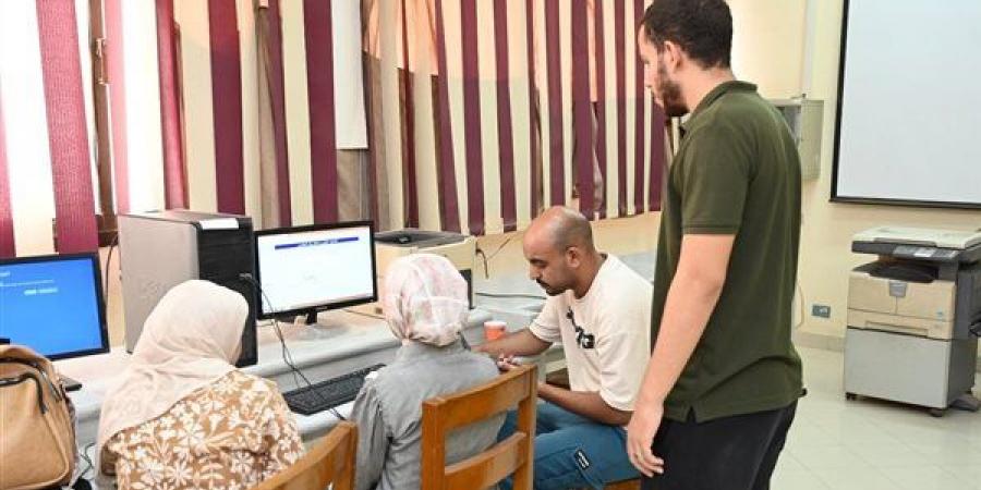 تنسيق
      الجامعات
      2026
      تحت
      المجهر..
      لماذا
      انخفضت
      الحدود
      الدنيا؟
      وما
      الذي
      تغير
      في
      خريطة
      القبول
      بالكليات؟