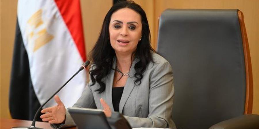 وزيرة
      التضامن
      توجه
      بتفعيل
      خطة
      الطوارئ
      لفرق
      الإغاثة
      بعد
      الهزة
      الأرضية