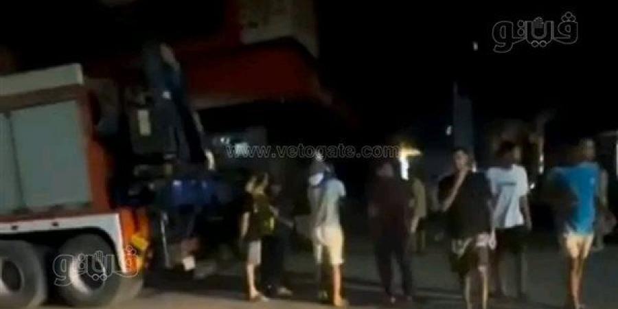 إخلاء
      احترازي
      لبرج
      سكني
      بالغشام
      بعد
      هزة
      الفجر
      ولجان
      هندسية
      لفحص
      عقار
      مجاور
      بالزقازيق
      (صور)
