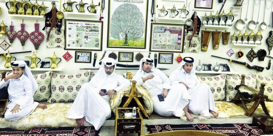 المجالس.. مدرسة السنع ووجهة الأسر في موسم الصيف