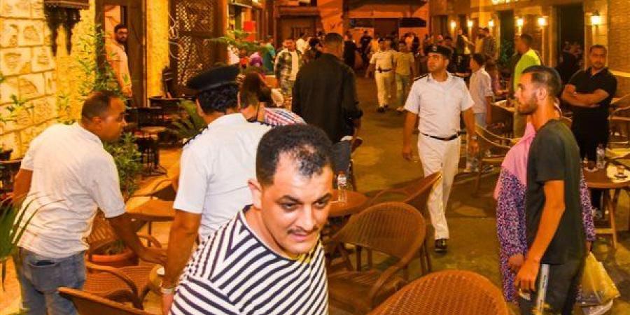 محافظ
      الإسكندرية
      يقود
      حملة
      ميدانية
      موسعة
      لإعادة
      الانضباط
      بالشوارع