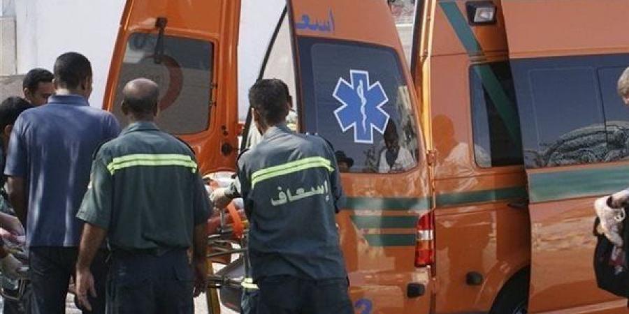 قبل
      امتحان
      الرياضيات،
      طالب
      يصيب
      زميله
      بمطواة
      داخل
      مدرسة
      في
      سمالوط
      بالمنيا