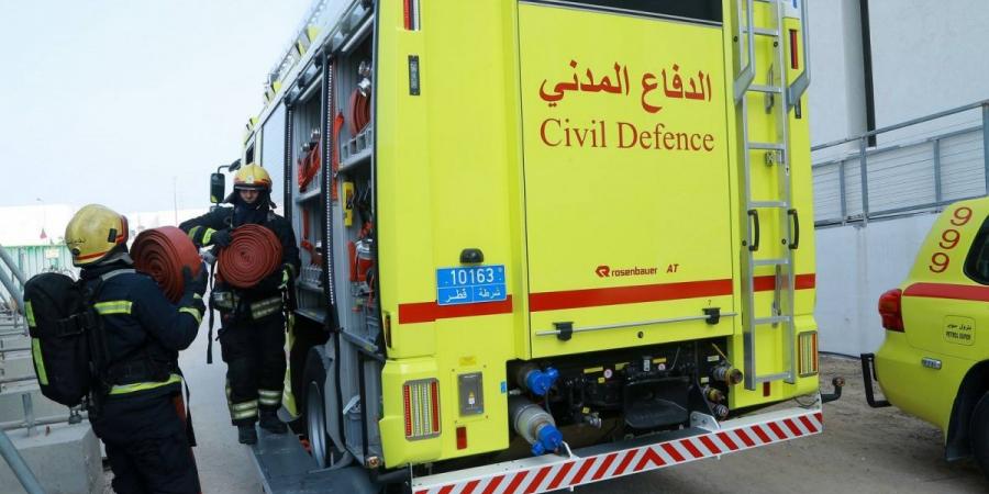 الدفاع المدني يسيطر على حريق في الخور