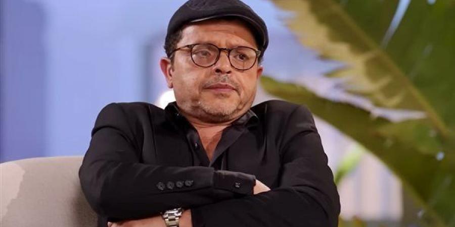 وفاة
      شقيق
      الفنان
      محمد
      هنيدي
      قبل
      لحظات
      من
      الاحتفال
      بالعرض
      الخاص
      لفيلم
      "الجواهرجي"