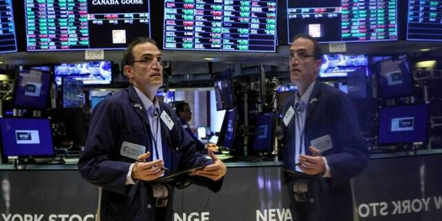 ارتفاع
      مؤشرات
      وول
      ستريت
      و"داو"
      يغلق
      عند
      مستوى
      قياسي