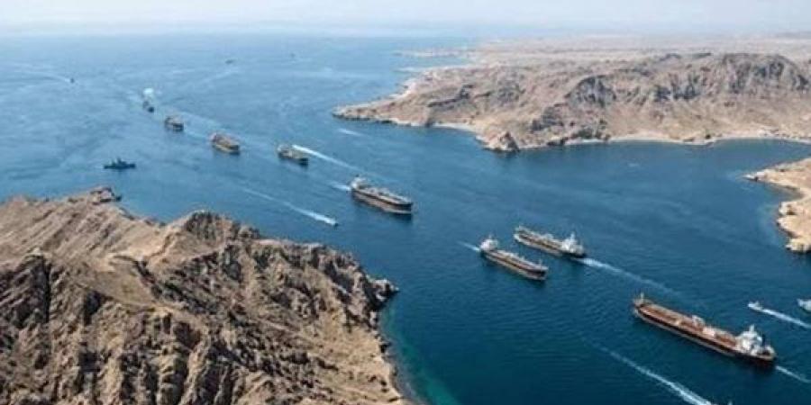 إيران:
      نجري
      المفاوضات
      مع
      عمان
      باعتبارنا
      الدولتين
      المشاطئتين
      لمضيق
      هرمز