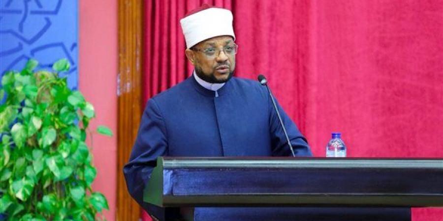 اليوم،
      البحوث
      الإسلامية
      يعقد
      الصالون
      الثقافي
      الشهري
      حول
      كتاب
      "فرقان
      القرآن"