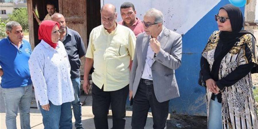رئيس شركة الصرف الصحي بالإسكندرية يتفقد محطات ومواقع بمنطقة العامرية