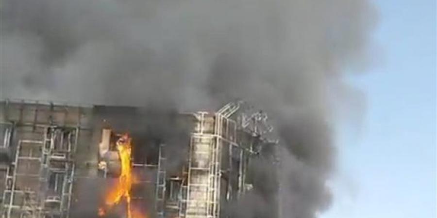 أخبار الحوادث اليوم: مشاهد مروعة من حريق مول شهير بمنطقة حدائق الأهرام.. تفاصيل جديدة في مقتل طفلي المطرية.. 15 قتيلًا و22 مصابًا في تصادم سيارتي عمال بالإسماعيلية
