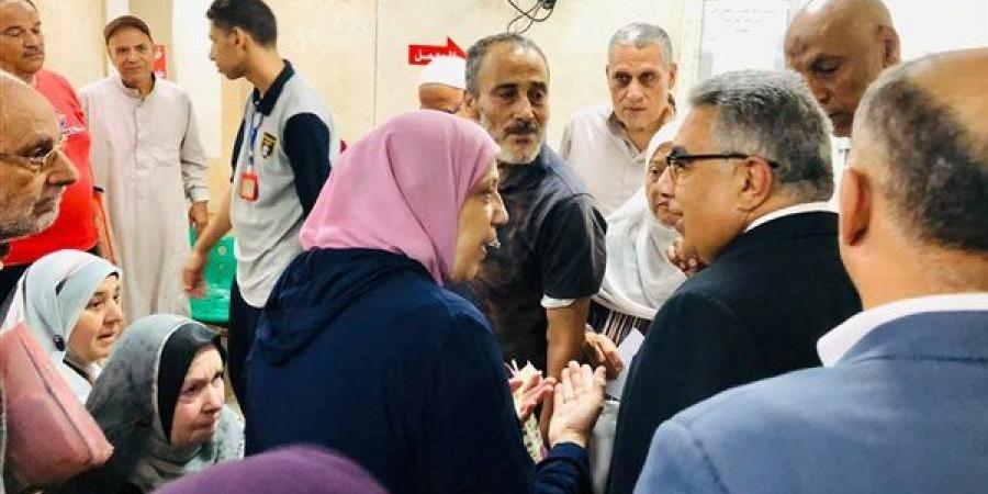 محافظ الدقهلية يتفقد انتظام العمل بعيادة التأمين الصحي بجديلة