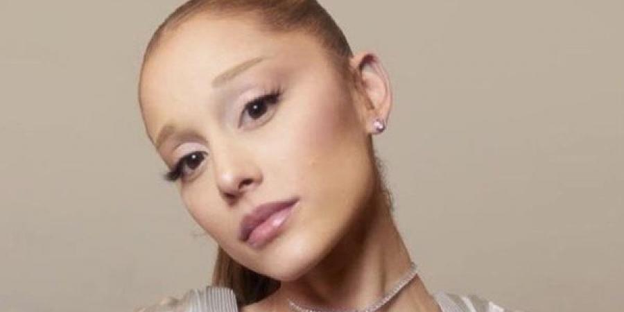 أريانا جراند تدخل نادي الكبار، 10 أغنيات في صدارة Billboard