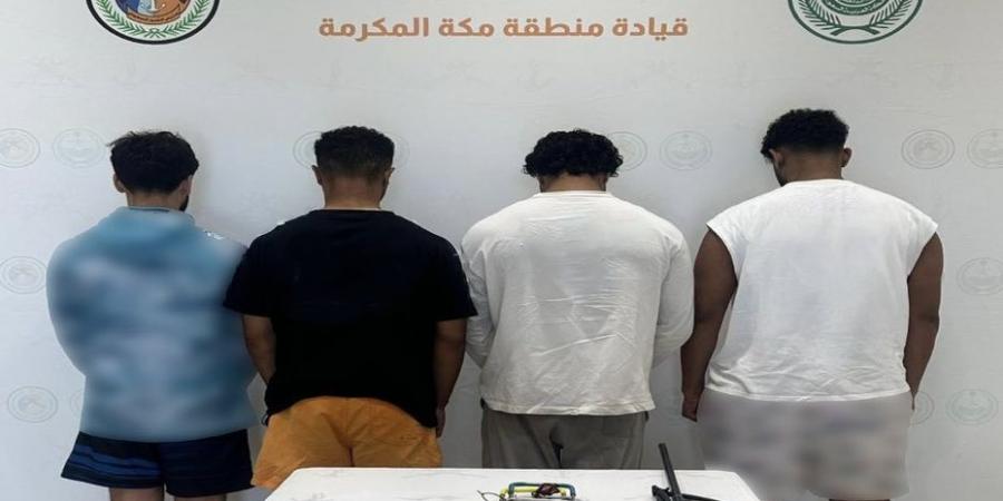 ضبط مخالفين للأنظمة البحرية في جدة بعد ممارستهم الصيد دون تصريح