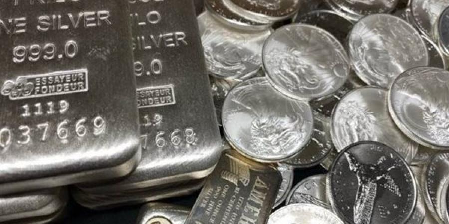 استقرار سعر الجنيه الفضة عند 832 جنيها في تعاملات اليوم الجمعة بالصاغة