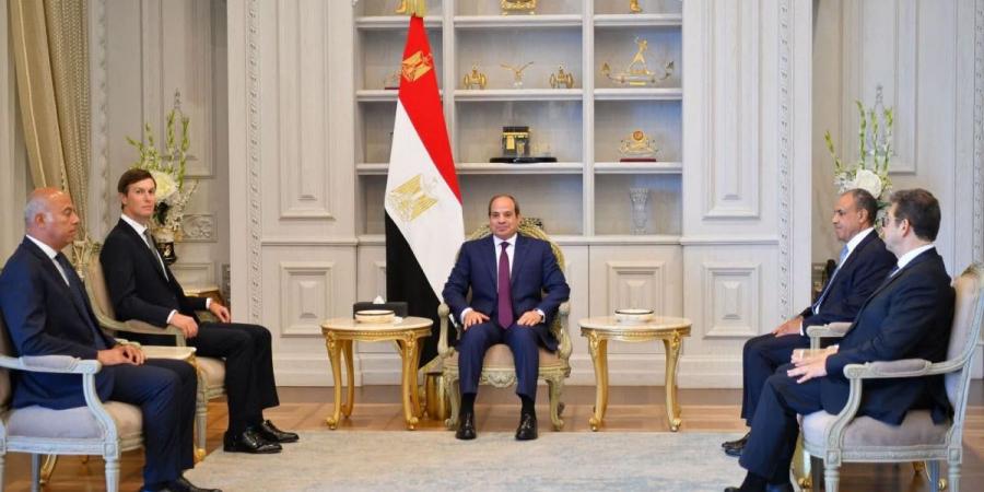 الرئيس المصري ومبعوث الرئيس الأمريكي يبحثان مستجدات الأوضاع بالمنطقة والقضية الفلسطينية