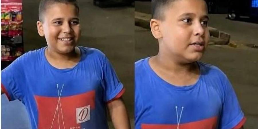 بعمر 12 عاماً.. طفل مصري يبهر سائحين بتحدثه 15 لغة ويكشف كيف تعلمها