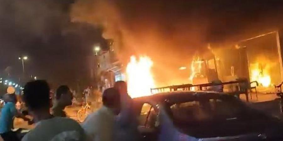 مصرع 3 أشخاص وإصابة 7 آخرين في حريق بمدينة الحلة بالعراق (فيديو)