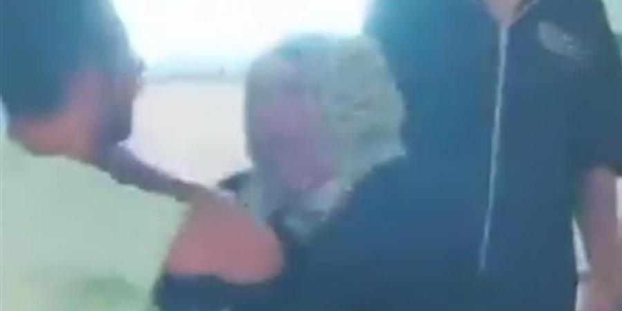 "أنت هتمد إيدك عليا؟"، مدير التأمين الصحي بالمنيا يحيل واقعة العيادة للتحقيق (فيديو)