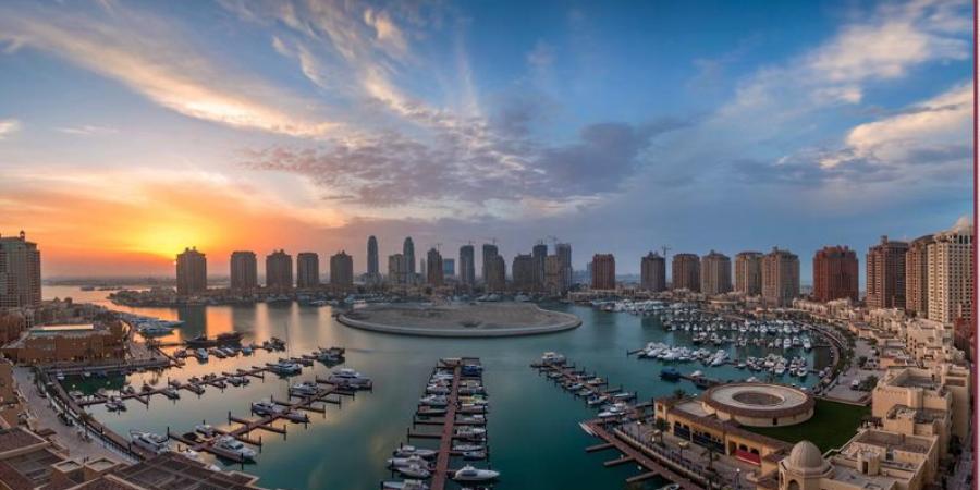 طقس حار على الساحل مع فرصة لتشكل سحب محلية عند الظهيرة