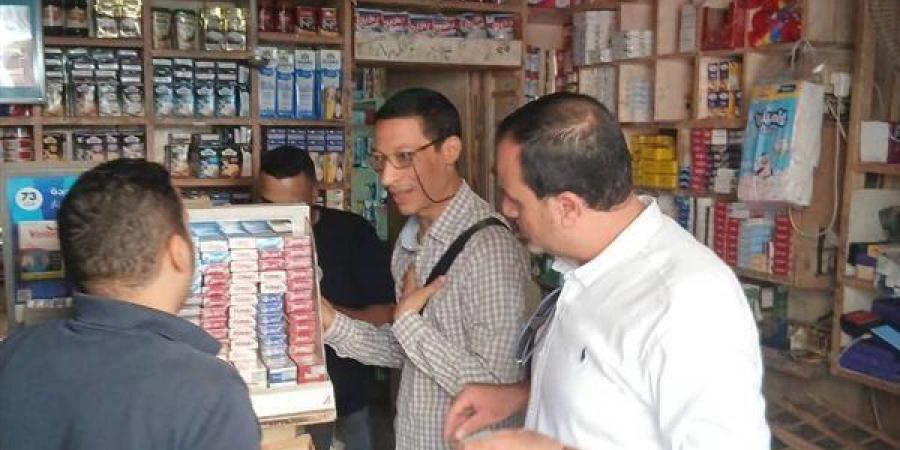 ضبط 10 آلاف كيس مكملات غذائية وعبوات ألبان أطفال مدعمة بالمنيا